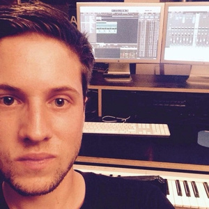 日本美女露屄片
